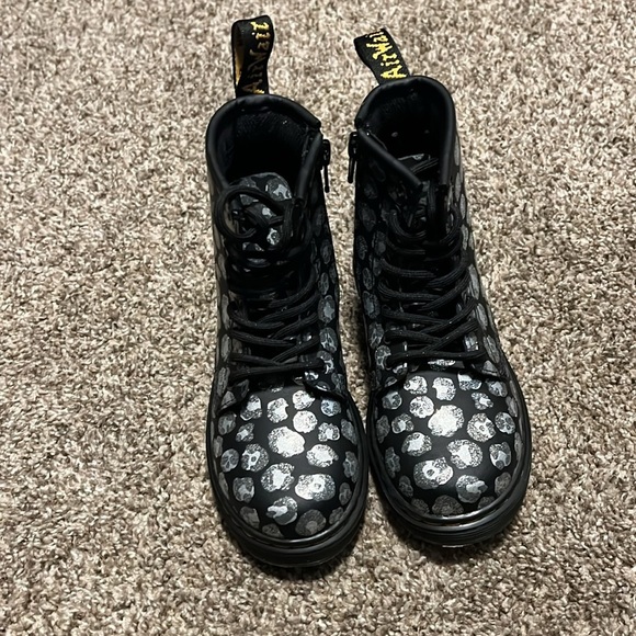 Dr. Martens 1460 Loud Leopard black Lace Up Boots Girls - Picture 2 of 5